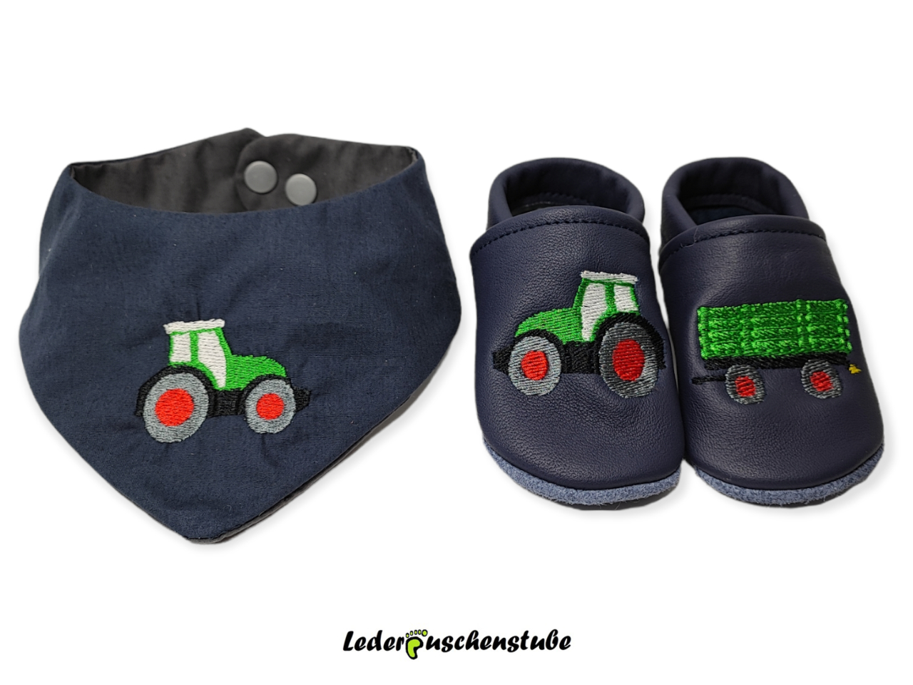 Lederpuschen und Tuch traktor mit anhänger