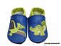 Preview: Lederpuschen jeansblau-hellgrün, Stickerei Flugdino und Dinosaurier (hellgrün-steingrau-creme)