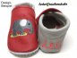 Preview: Lederpuschen rot-grau mit beiderseits Stickerei Elefant mit Gras und 1mal den Namen rot