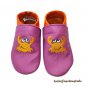 Preview: Krabbelschuhe in flieder-orange mit Stickerei Krebs in orange