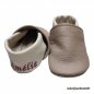 Preview: Krabbelschuhe in beige-creme, mit Namen rechte Ferse altrosa