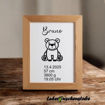 Plotterdatei Bär sitzt mit Geburtsdaten des Kindes