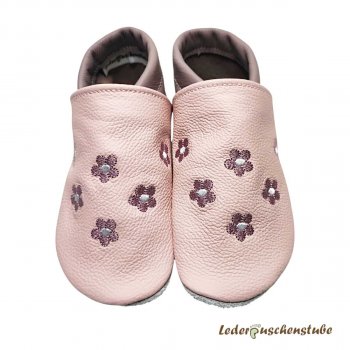 Krabbelschuhe rosa-mauve nude, 6 Blumen in (mauve nude-weiß)