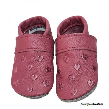 Krabbelschuhe altrosa, Lederspannband altrosa; Herzchen altrosa
