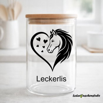 Designbeispiel auf einem Vorratsglas für Leckerlis mit Plotterdatei Herz Pferd