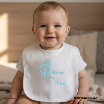 Designbeispiel der Plotterdatei Spruch kleiner Prinz mit Namen hellblau auf einem Lätzchen mit Baby