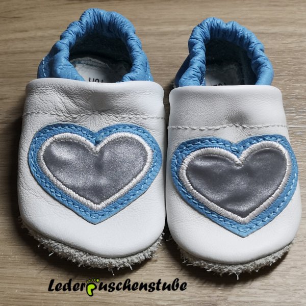 Gr. 16 Babyschuhe weiß-hellblau mit Herz-Appli refelkterend lederpuschenstube