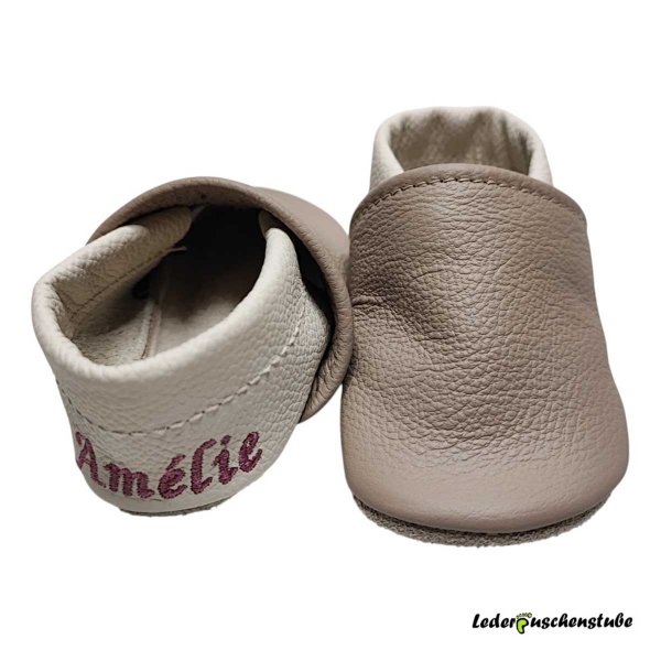 Krabbelschuhe in beige-creme, mit Namen rechte Ferse altrosa