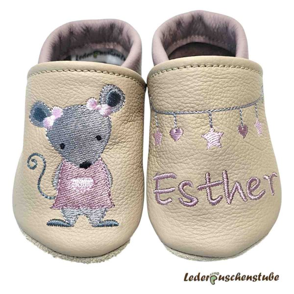 Lederpuschen in beige-mauve nude mit Namen (mauve nude) Leine (steingrau-rosa-mauve nude) links und rechts Mausmädchen (steingrau-schwarz-mauve nude-rosa)