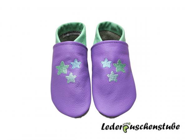 Lederpuschen lila-mint mit Stickerei 3 kleine Sterne eisblau-blautürkis-mint