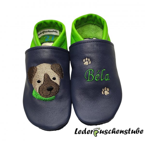 Lederpuschen dunkelblau-mittelgrün Hundekopf beige-dunkelbraun-schwarz-mittelgrün mit Namen mittelgrün und Hundepfoten beige