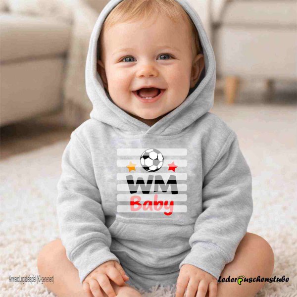 Designbeispiel der Plotterdatei Fussball WM Baby auf einen grauen Hoody